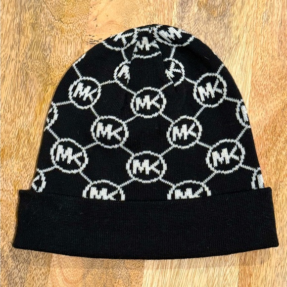 Michael Kors Black & White Cuffed Knit Beanie Hat - Picture 1 of 5